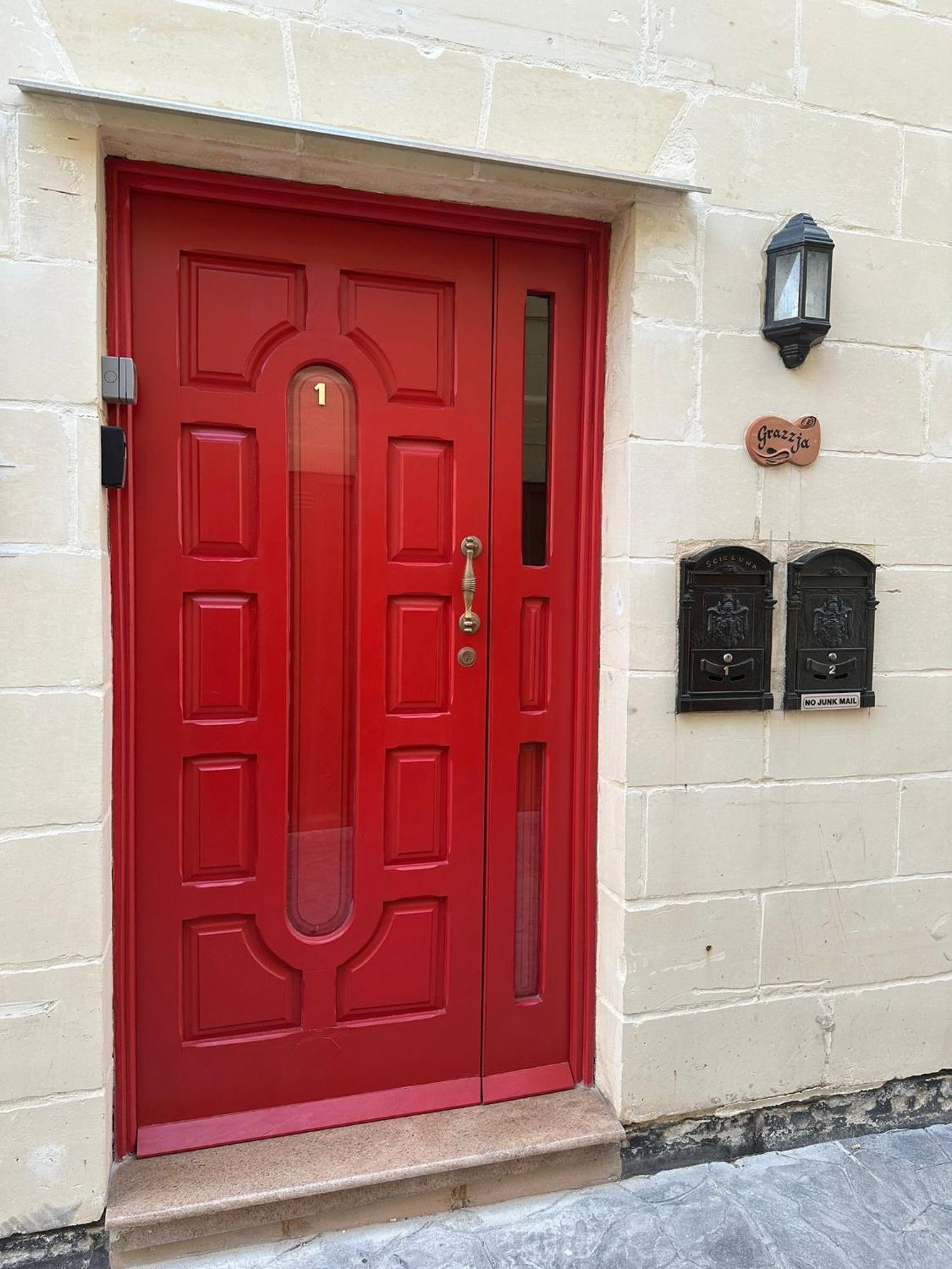 Grazzja Traditional Apartment Zabbar Bagian luar foto
